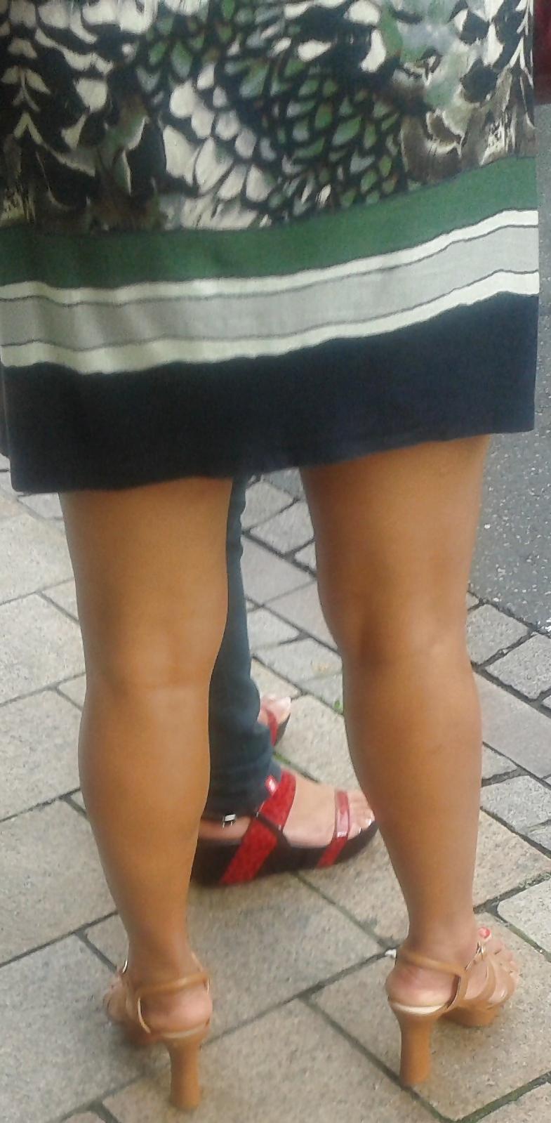 25P Hot Legs on the street -  geile beine auf der strasse