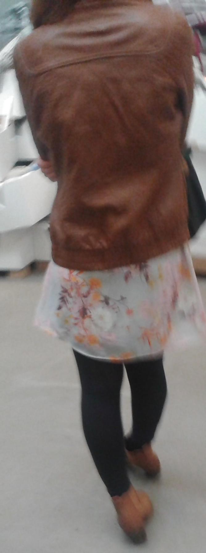25P Hot Legs on the street -  geile beine auf der strasse