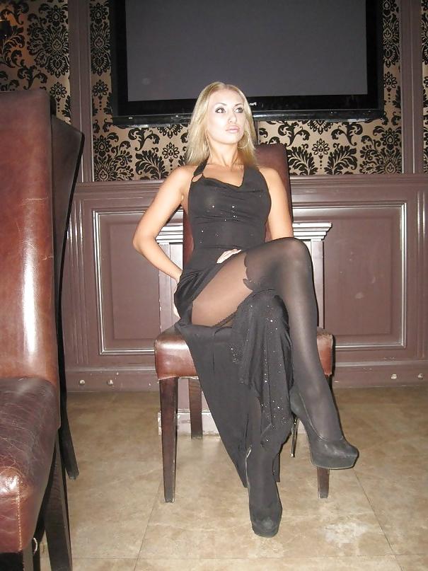 25P Sweet girls in pantyhose