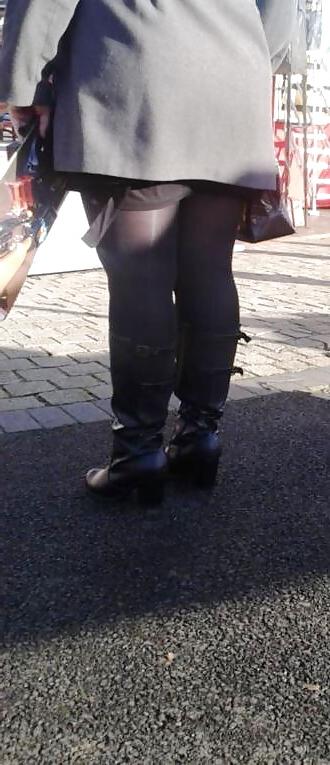 10P legs, secretly photographed