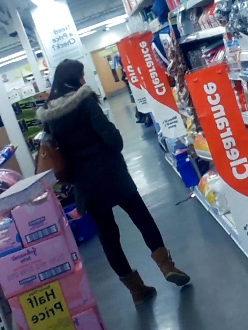 8P Long legs girl- shopping UK