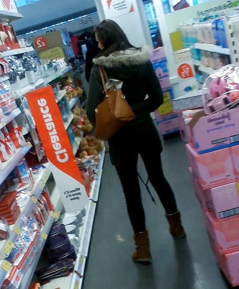 8P Long legs girl- shopping UK