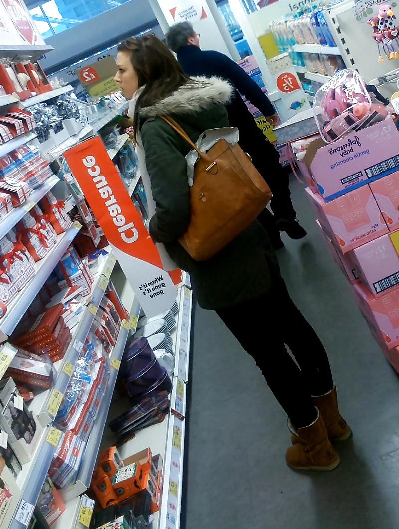 8P Long legs girl- shopping UK