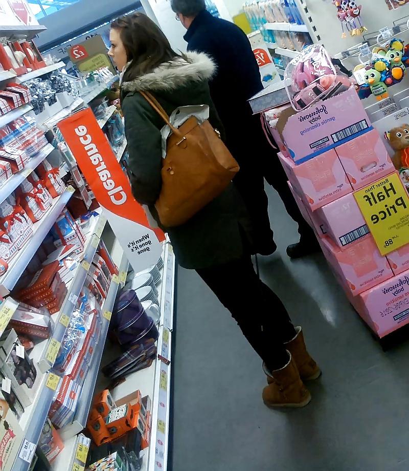 8P Long legs girl- shopping UK