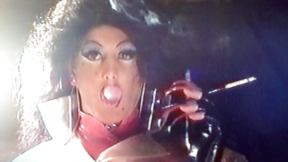 8P Ultra long nails tranny smoke