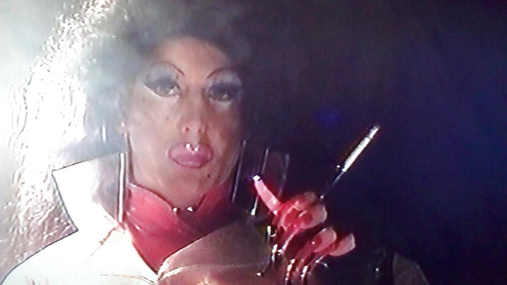 8P Ultra long nails tranny smoke
