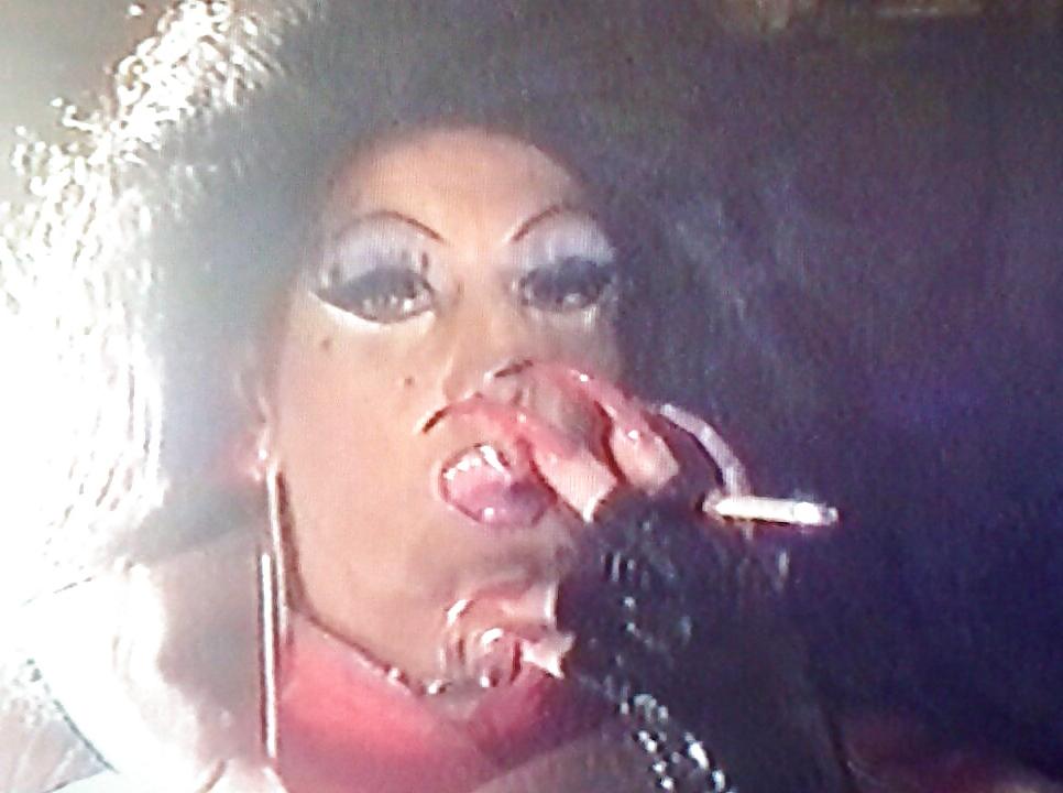 8P Ultra long nails tranny smoke