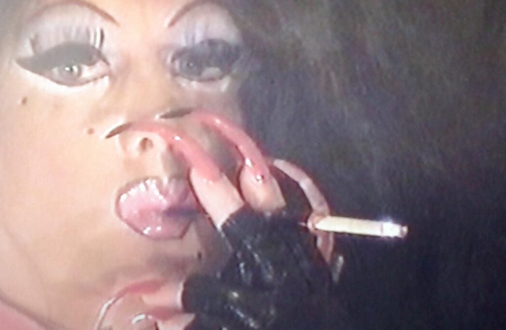 8P Ultra long nails tranny smoke
