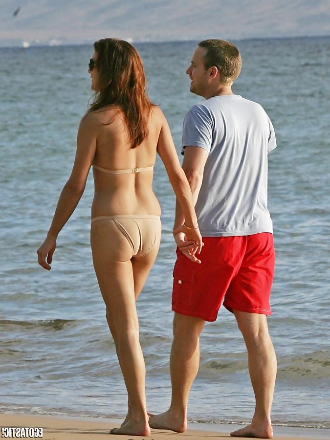25P Kate Walsh Bikini Extravaganza