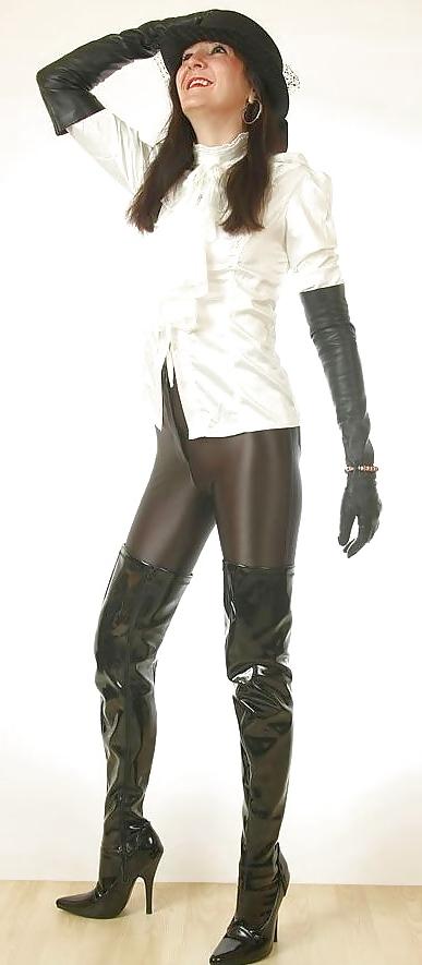 25P Pervs delight - shiny latex and leather