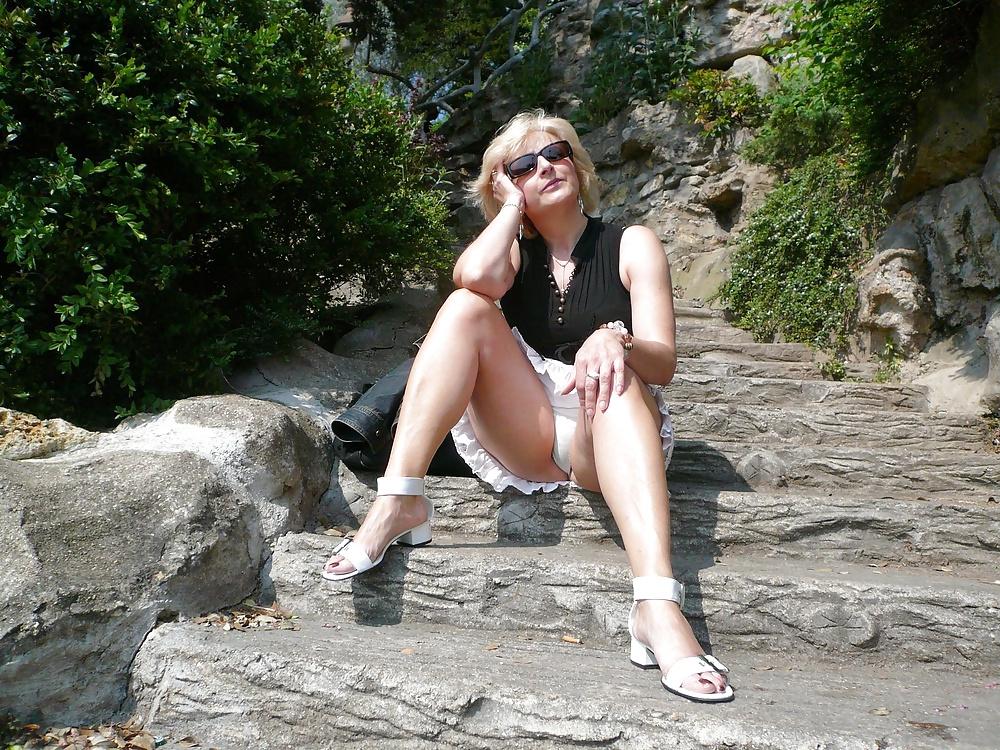 12P Upskirt candid voyeur beach girls amateurs teen party