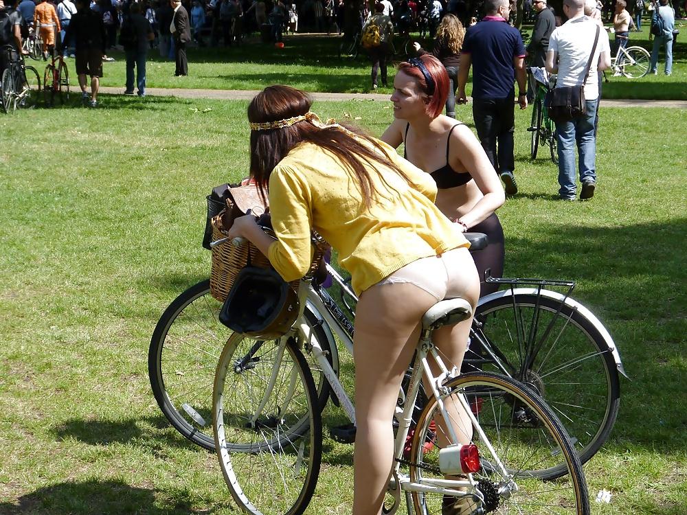 12P Upskirt candid voyeur beach girls amateurs teen party