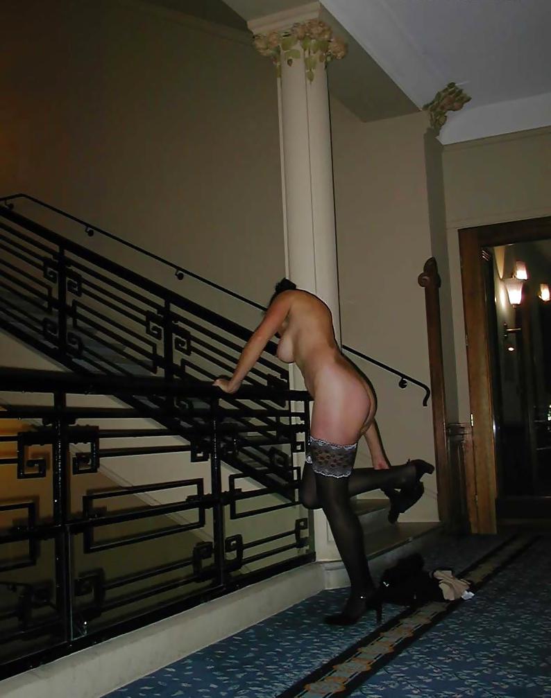 25P FRENCH NADINE flashing at the hotel 2002