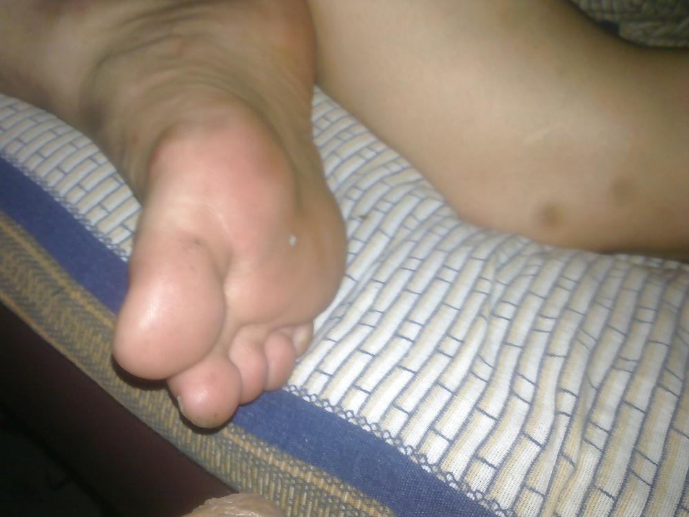 25P Two russian whores feet
