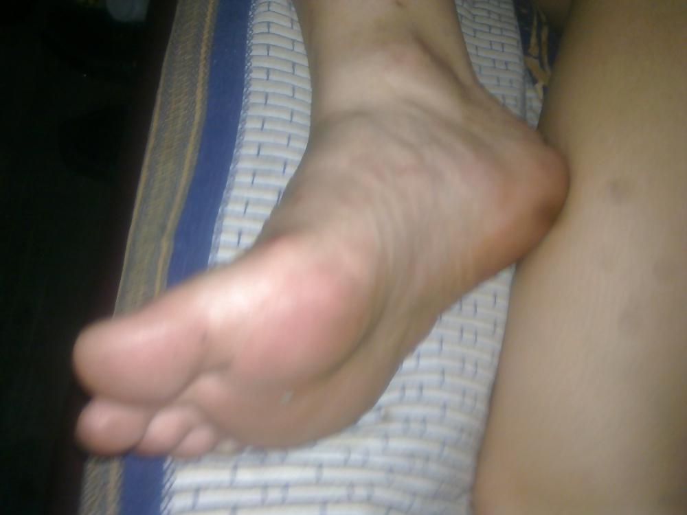 25P Two russian whores feet