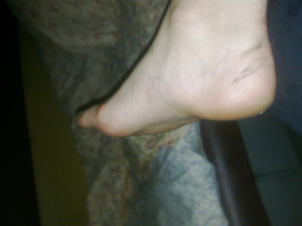 25P Two russian whores feet