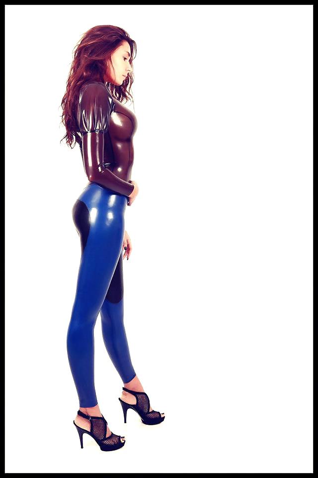 16P Latex Lover