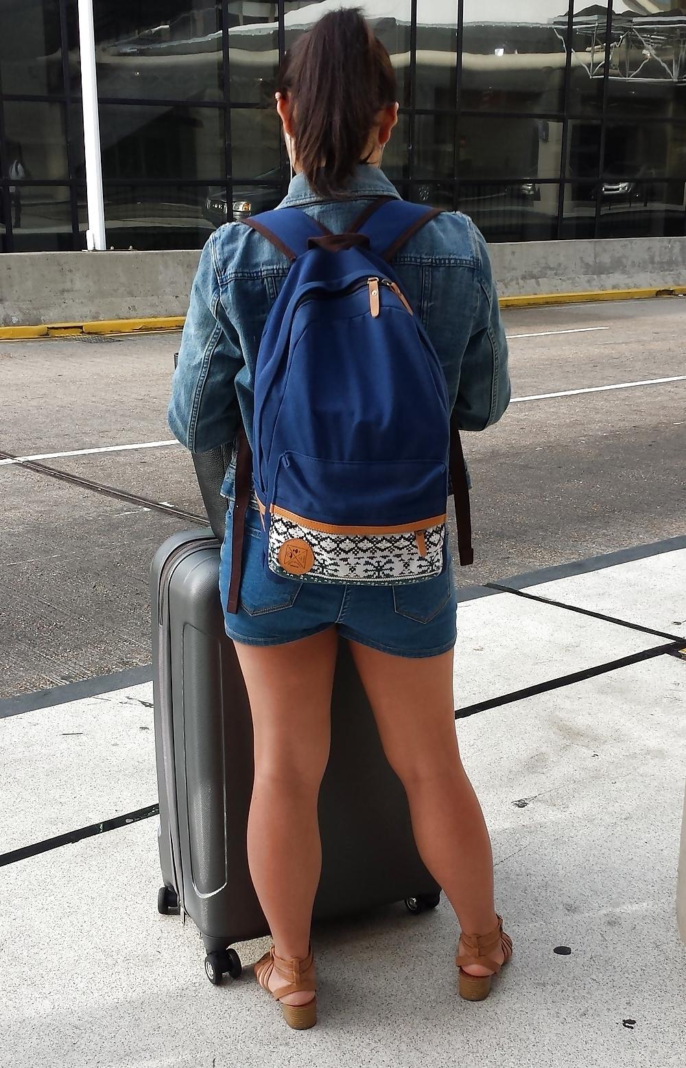 20P Candid: thick young asian legs