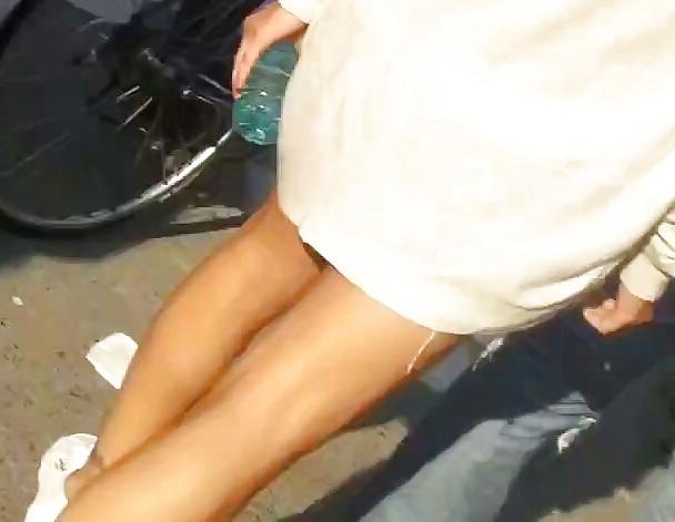 19P Spy skirt and feet romanian