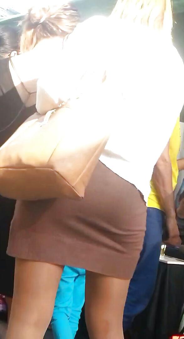 19P Spy skirt and feet romanian