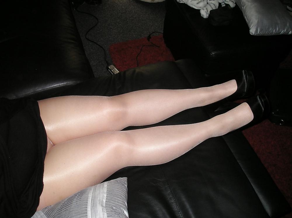23P My girlfriends nude gloss tights pantyhose and high heels