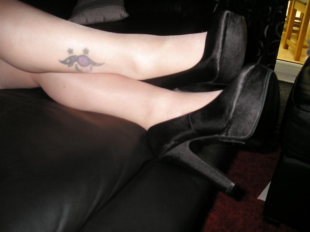 23P My girlfriends nude gloss tights pantyhose and high heels