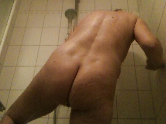 25P My wife in the shower on hidden cam