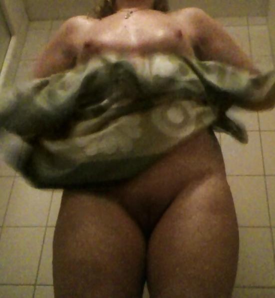 25P My wife in the shower on hidden cam