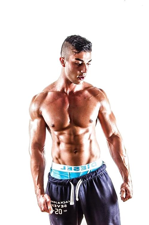 23P Moroccan Men Have The Largest Penis!!!