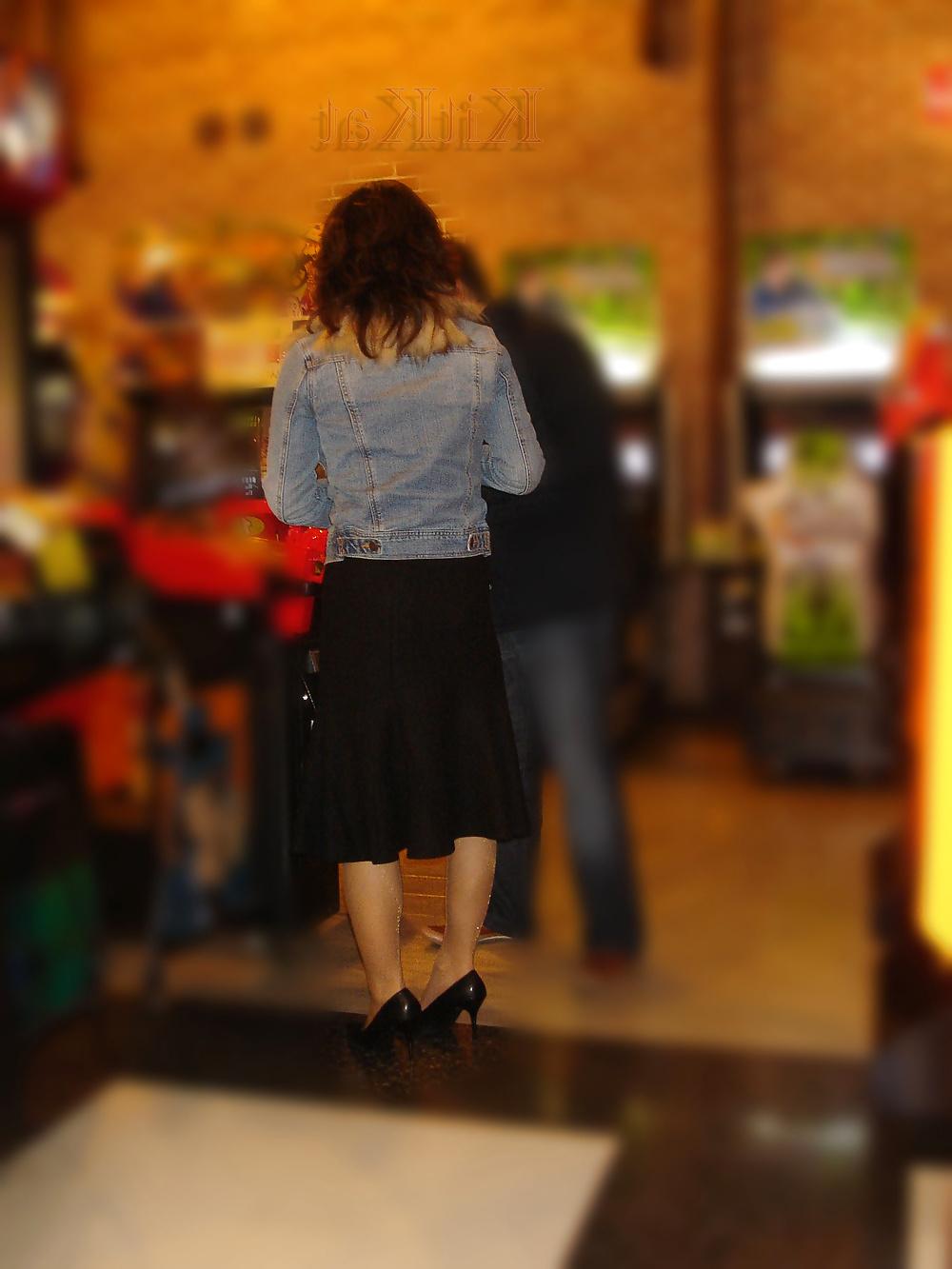 9P Japanese bare ass pantyhose upskirt