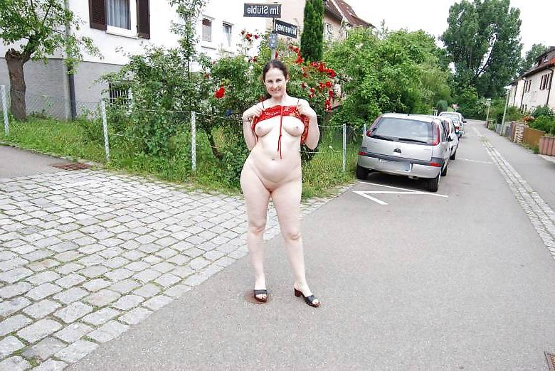 19P Sexy milf in the street