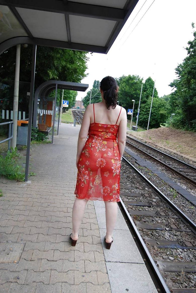 19P Sexy milf in the street