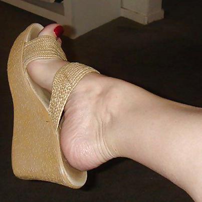 15P Persian feet