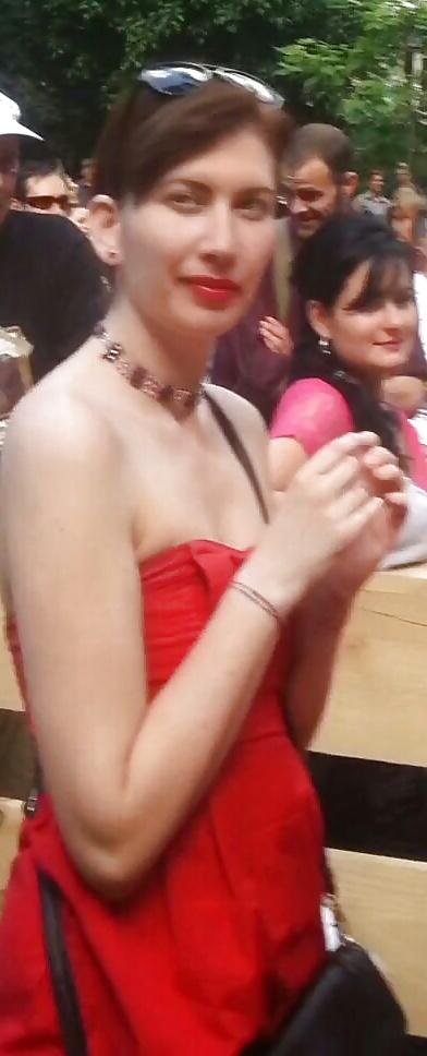 13P Spy sexy girls in red romanian - scufita rosie