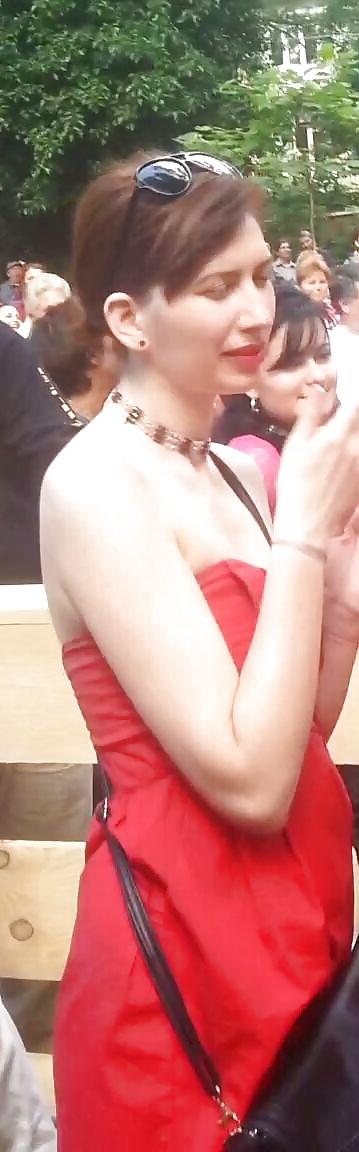13P Spy sexy girls in red romanian - scufita rosie