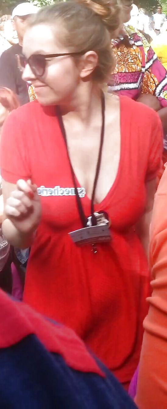 13P Spy sexy girls in red romanian - scufita rosie