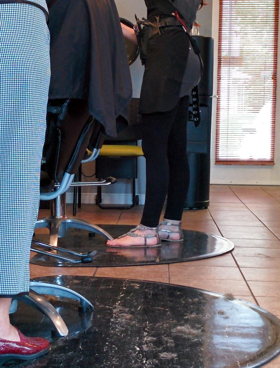 4P This hairdresser...