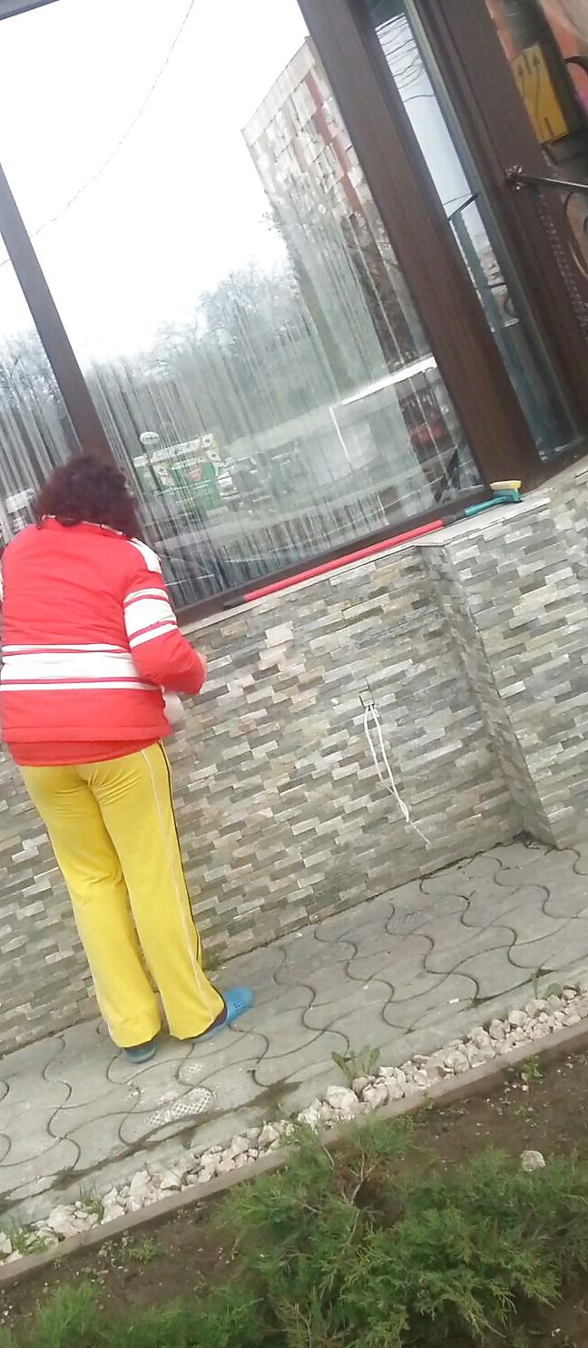 20P Sexy ass old + young romanian