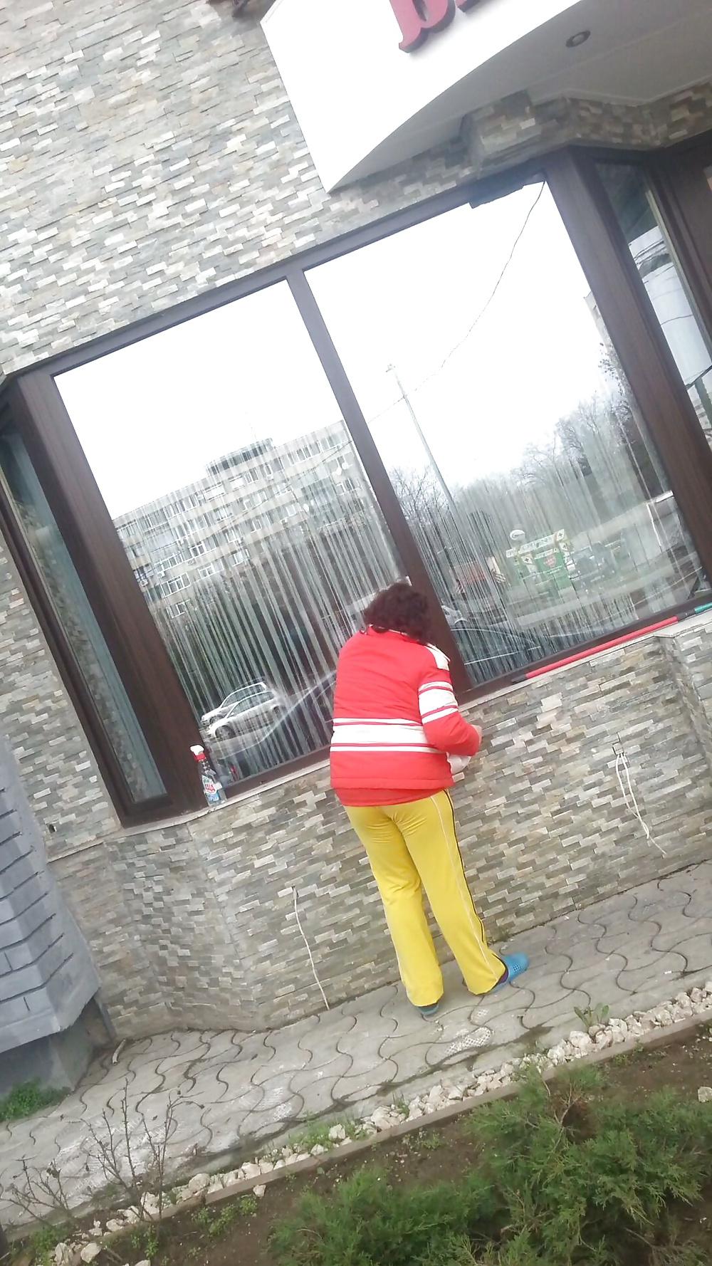 20P Sexy ass old + young romanian