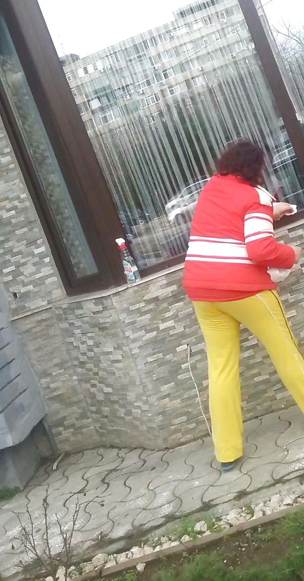20P Sexy ass old + young romanian