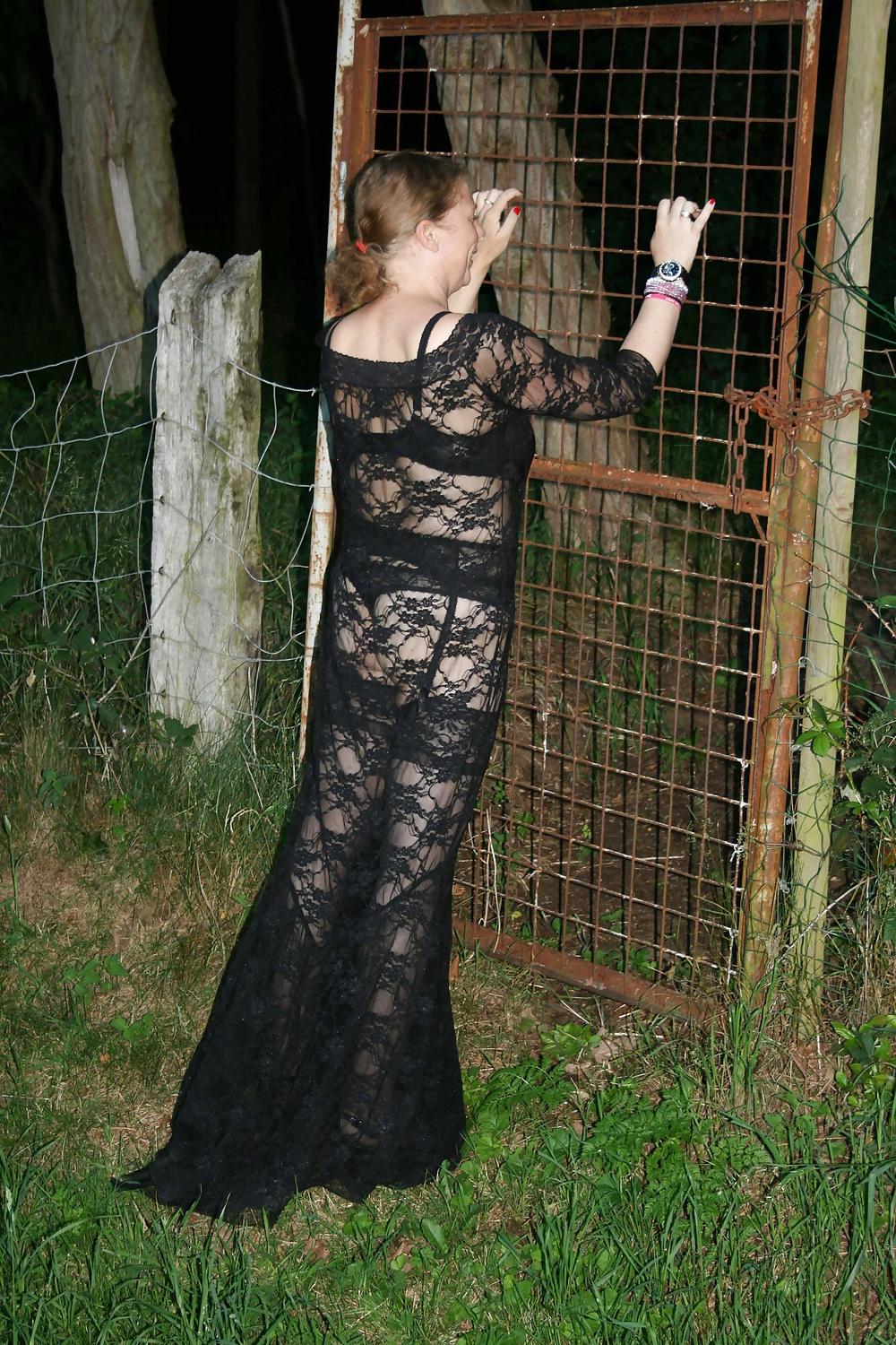 16P Shy Wife in the Park
