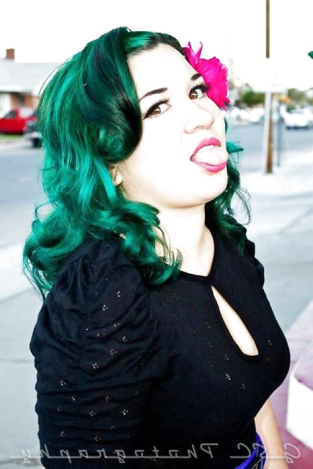 25P Sexy Pinup Girl Hannah - aka Doll Face