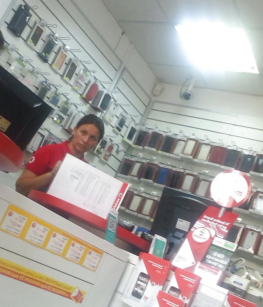 17P Spy old + young supermarket romanian