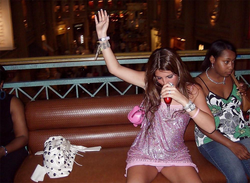 25P Wild sexy party chicks pt.4