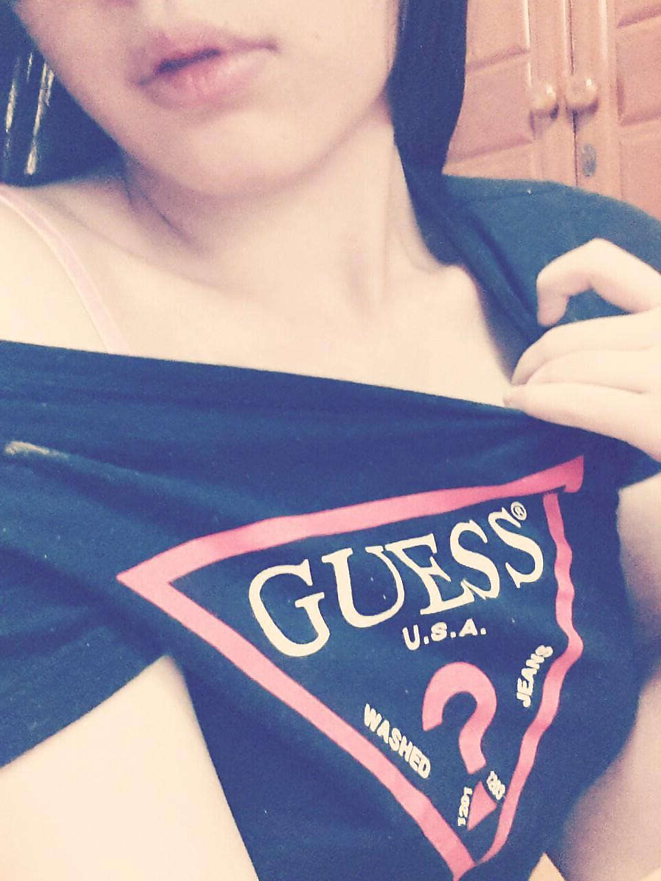 15P Korean girl nude at home