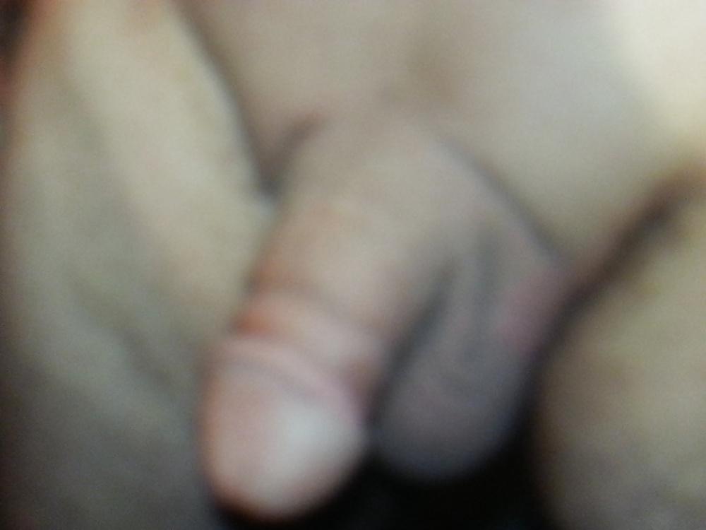 8P Wife shaving her little pussy