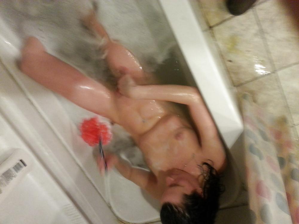 8P Wife shaving her little pussy