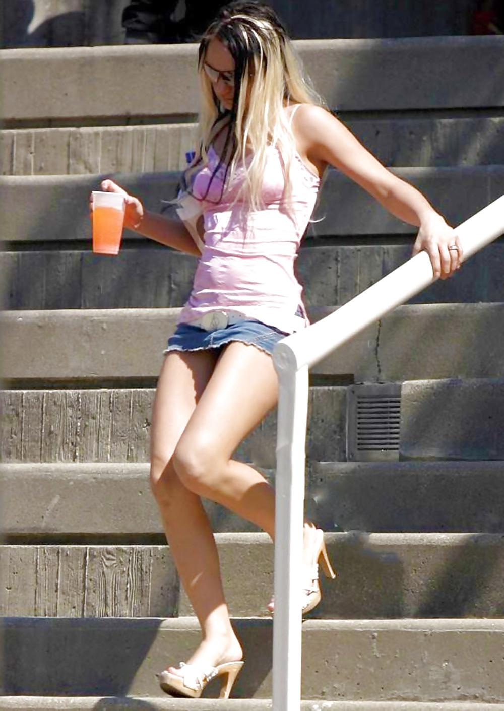 25P In The Streets 113 - Damn Short and Long Legs
