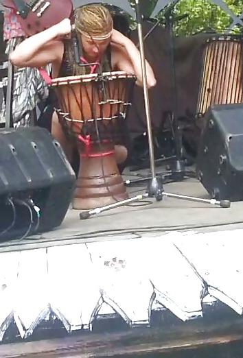 13P Spy sexy teens feet and skirt concert romanian