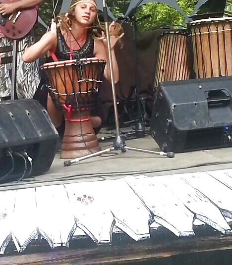 13P Spy sexy teens feet and skirt concert romanian